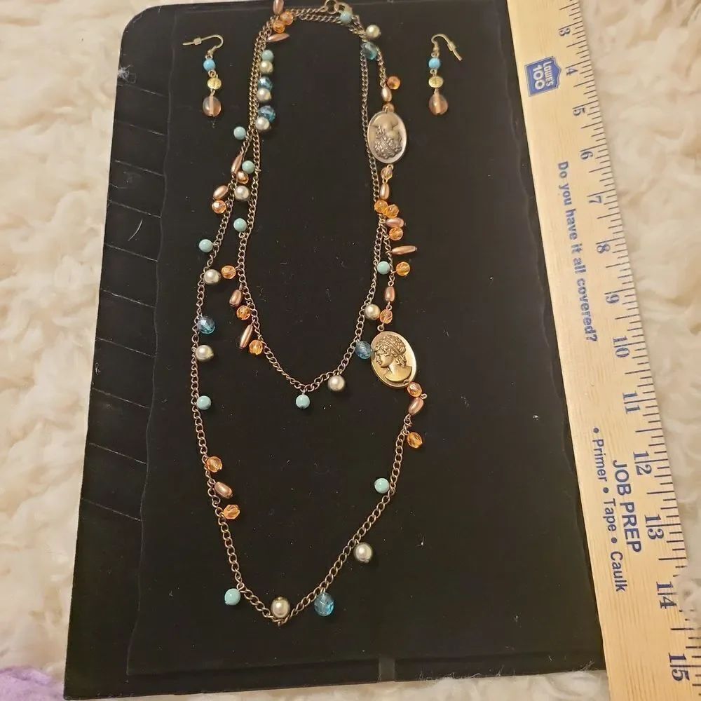 Necklace and earrings set